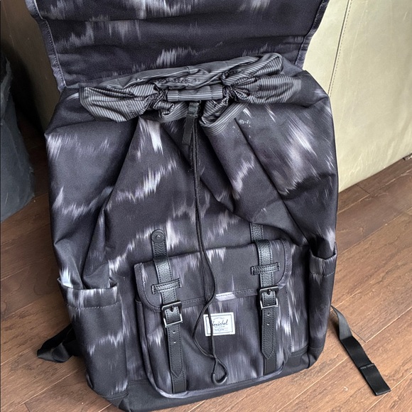 Herschel Little America™ Backpack - 30L - Picture 9 of 13